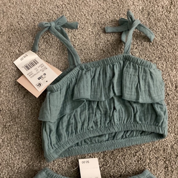 Grayson Mini shoulder tie romper and shoulder tie 2 piece - Picture 6 of 7